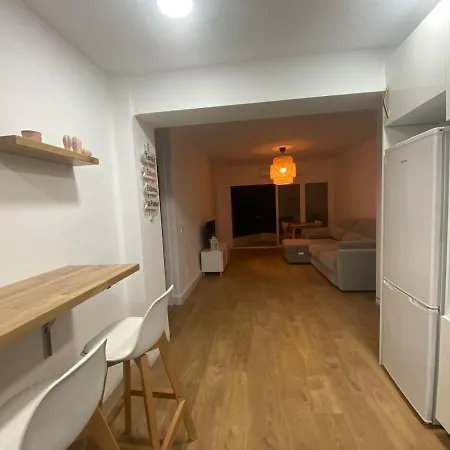 Ven Al Mar - Privada En Apartamento Compartido - Private In Shared Pansiyon *