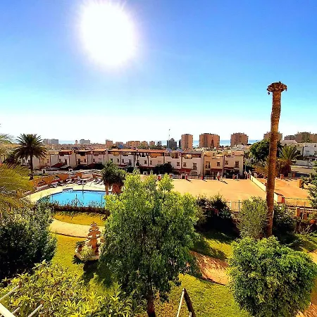 Ven Al Mar - Privada En Apartamento Compartido - Private In Shared Pansiyon Torremolinos